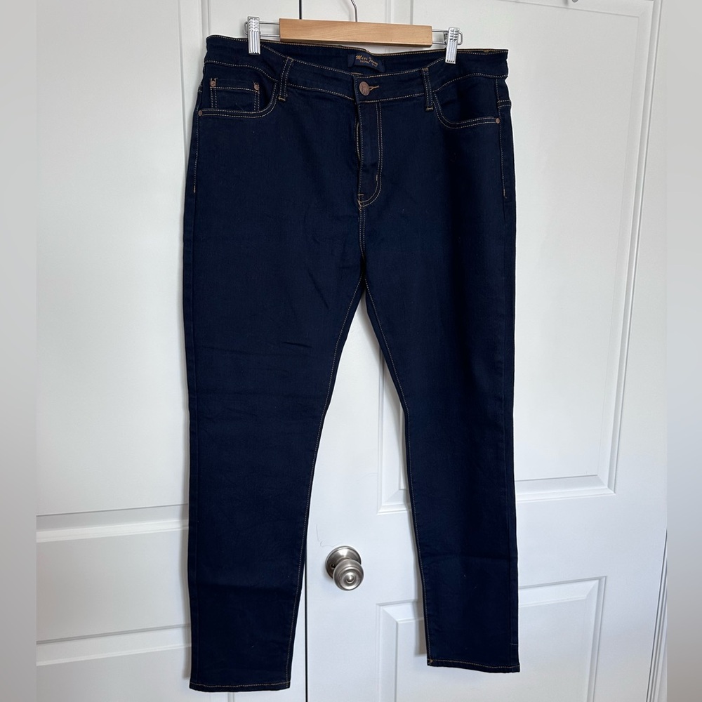 Dark wash, skinny jeans